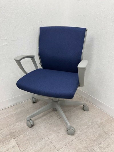 オカムラESCUDO(エスクード)チェア 固定肘付エスクードチェア 商品画像1