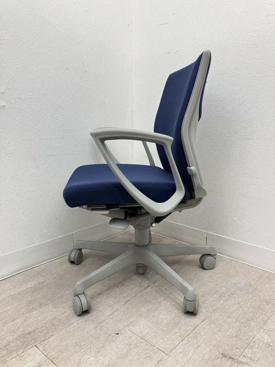 オカムラESCUDO(エスクード)チェア 固定肘付エスクードチェア 商品画像4