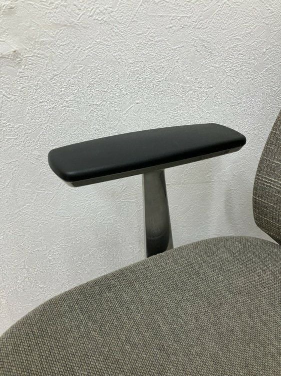 コクヨBezel(ベゼル)チェア 固定肘付ベゼルチェア 商品画像11