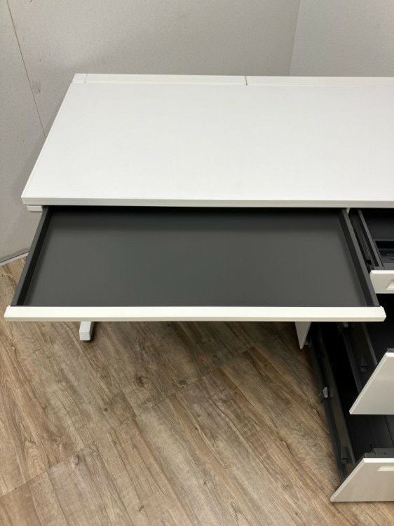 オカムラADVANCE（アドバンス）シリーズ 1200片袖デスク 商品画像3