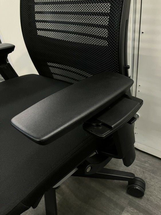 スチールケースシンク（Think）チェア 可動肘付シンクチェア 商品画像7