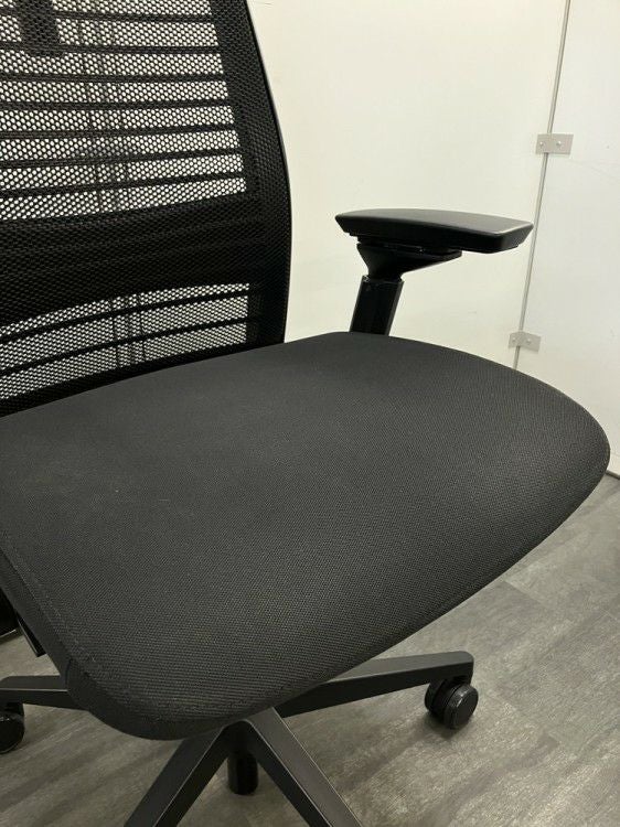 スチールケースシンク（Think）チェア 可動肘付シンクチェア 商品画像15