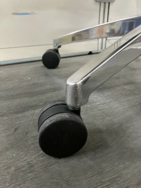 イトーキCeleeo(セレーオ)シリーズ 可動肘付セレーオチェア 商品画像12