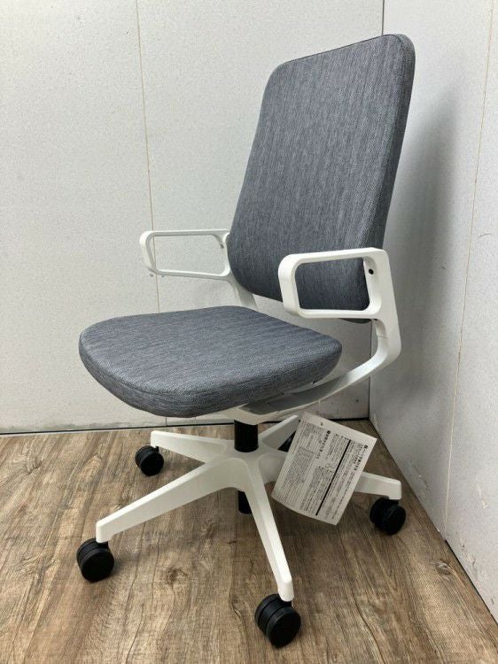 イトーキ肘付きレヴィチェア 商品画像1