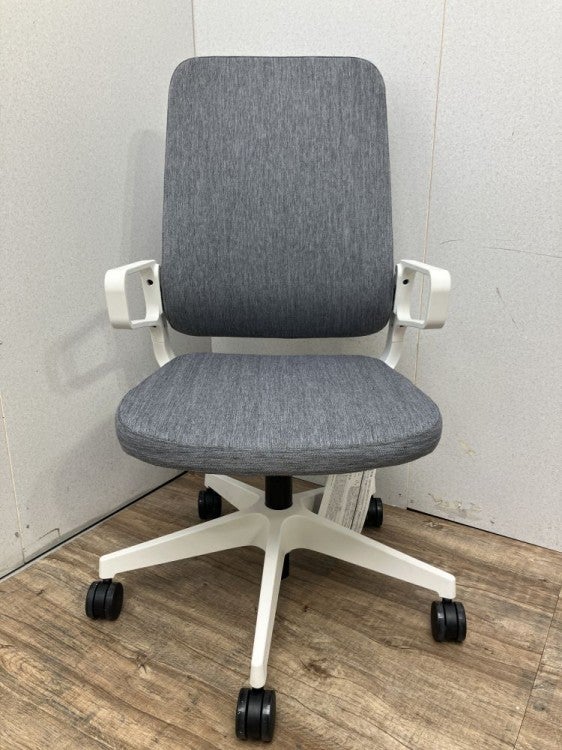 イトーキ肘付きレヴィチェア 商品画像2