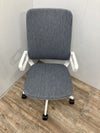 イトーキ肘付きレヴィチェア 商品画像3