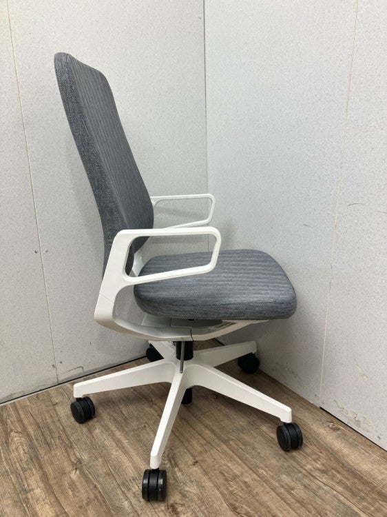 イトーキ肘付きレヴィチェア 商品画像4
