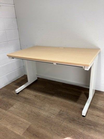 プラスフラットラインシリーズ 1200平デスク 商品画像1