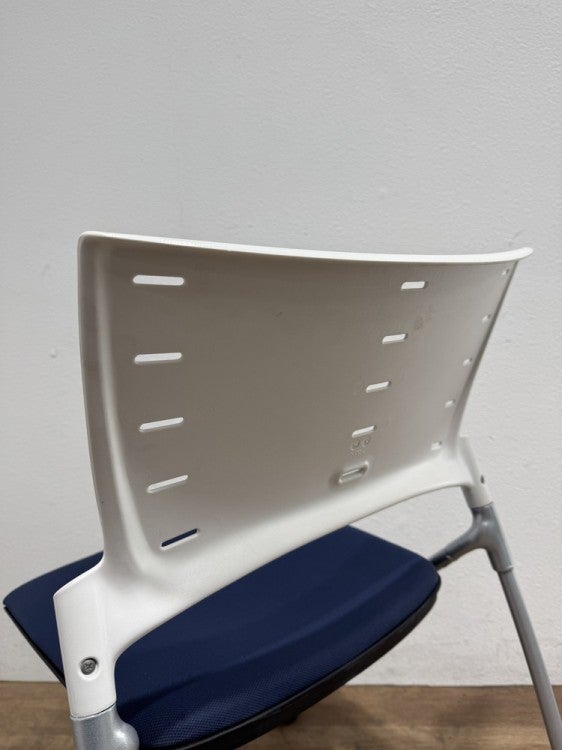 イトーキマノス(MANOSS)シリーズ ネスティングチェア6脚セット 商品画像6