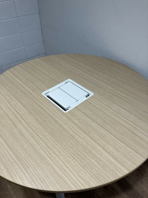 イトーキアクトリンクシリーズ 1200丸テーブル 商品画像2