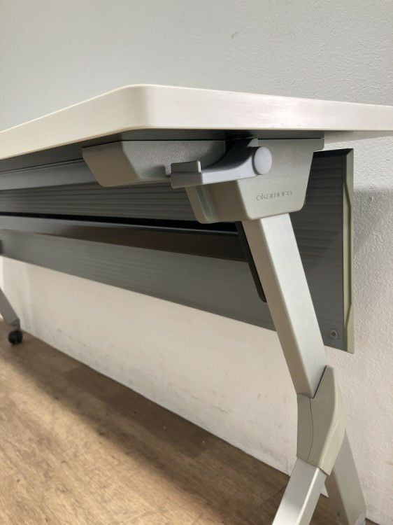 オカムラフラプターシリーズ 平行スタックテーブル 商品画像7