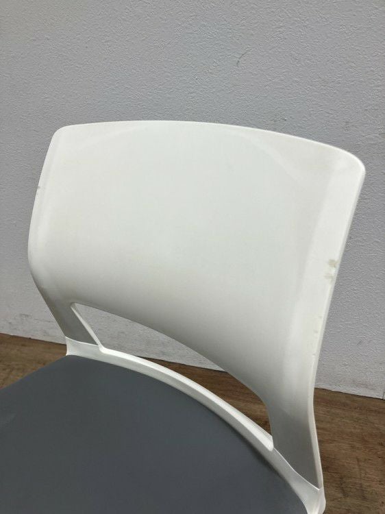 コクヨスタッキングチェア 商品画像4