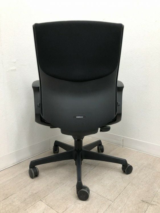 オカムラESCUDO(エスクード)チェア 可動肘付エスクードチェア 商品画像5