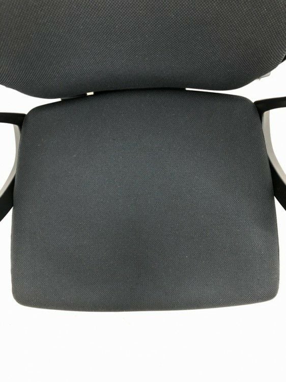 オカムラESCUDO(エスクード)チェア 可動肘付エスクードチェア 商品画像8