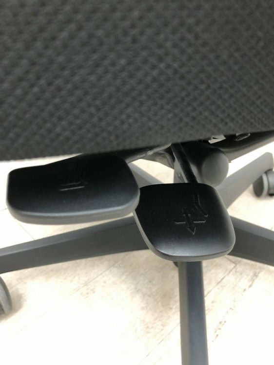 オカムラESCUDO(エスクード)チェア 可動肘付エスクードチェア 商品画像13