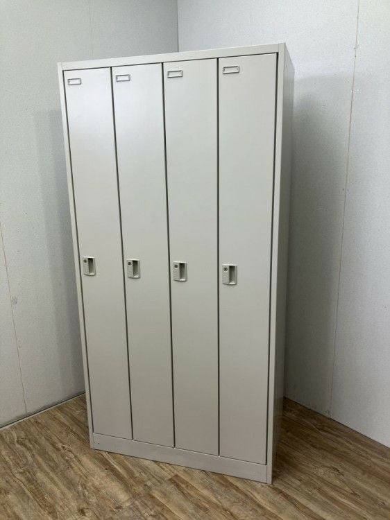 オカムラFZタイプシリーズ 4人用ロッカー 商品画像1