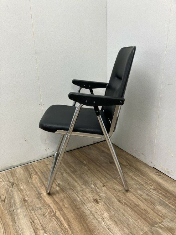 コクヨ肘付折りたたみイス 商品画像2