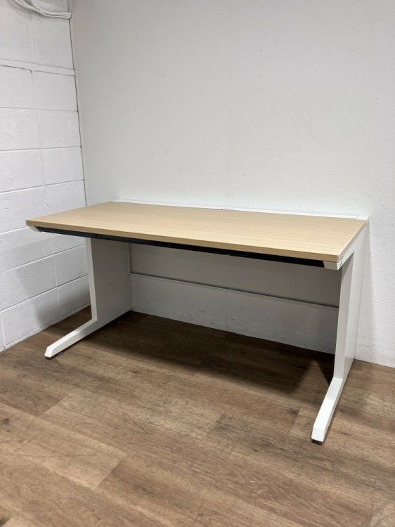 イトーキCZRシリーズ 1400平デスク 商品画像1