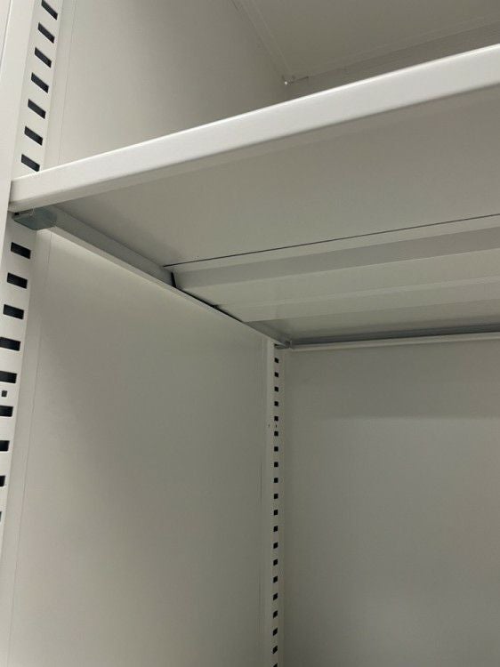 イトーキシンラインシリーズ ガラス両開きスライド上下書庫 商品画像12