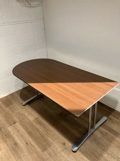 オカムラインターレイスシリーズ ミーティングテーブル 商品画像1