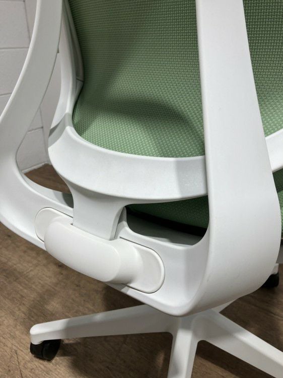 ウチダ（内田洋行）リーフレクシリーズ 可動肘付リーフレクチェア 商品画像10