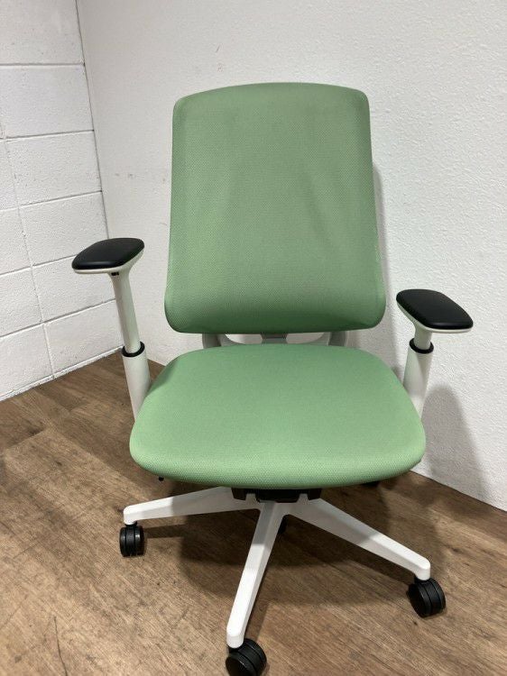 ウチダ（内田洋行）リーフレクシリーズ 可動肘付リーフレクチェア 商品画像12