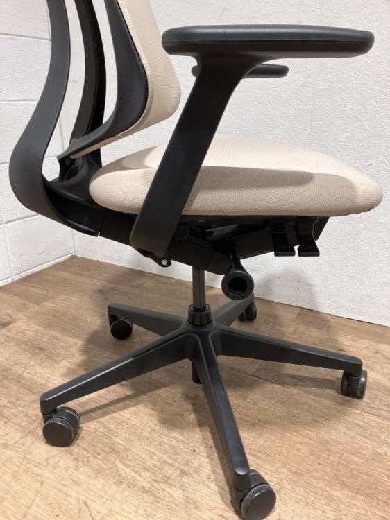 ウチダ（内田洋行）リーフレクシリーズ 固定肘付リーフレクチェア 商品画像11