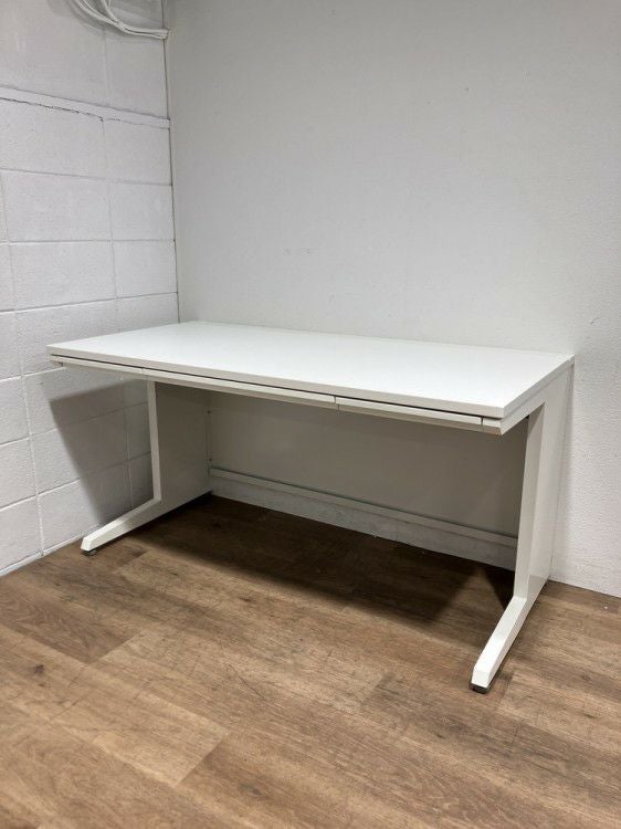 オカムラADVANCE（アドバンス）シリーズ 1400平デスク 商品画像1