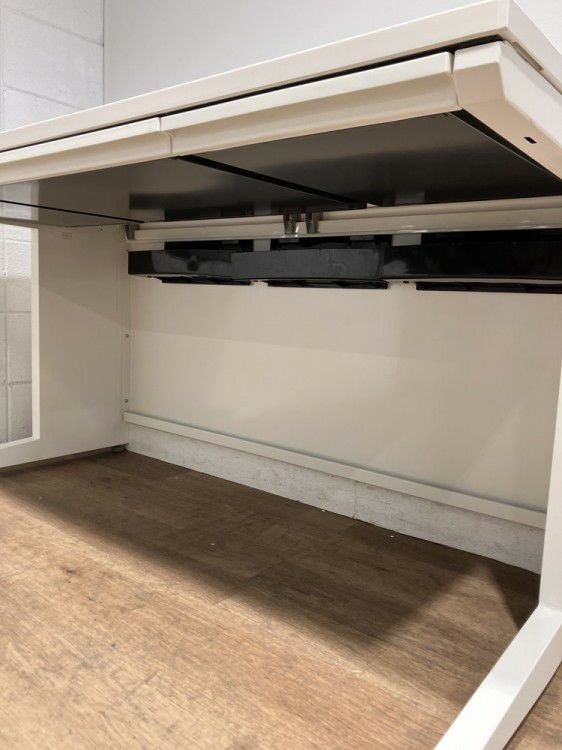 オカムラADVANCE（アドバンス）シリーズ 1400平デスク 商品画像4