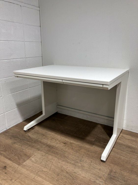 オカムラADVANCE（アドバンス）シリーズ 1000平デスク 商品画像1