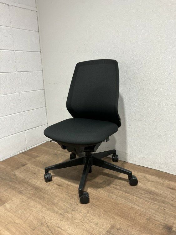 ウチダ（内田洋行）ニンバスチェア ニンバスチェア 商品画像1