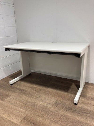 プラスフラットラインシリーズ 1200平デスク 商品画像1