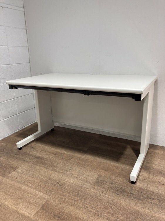 プラスフラットラインシリーズ 1200平デスク 商品画像1