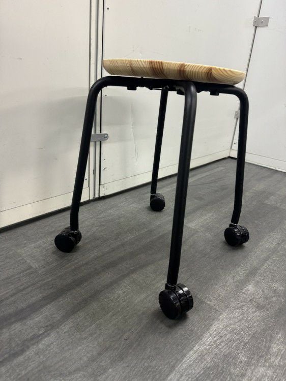 ウチダ（内田洋行）プラーシリーズ スツール 商品画像2