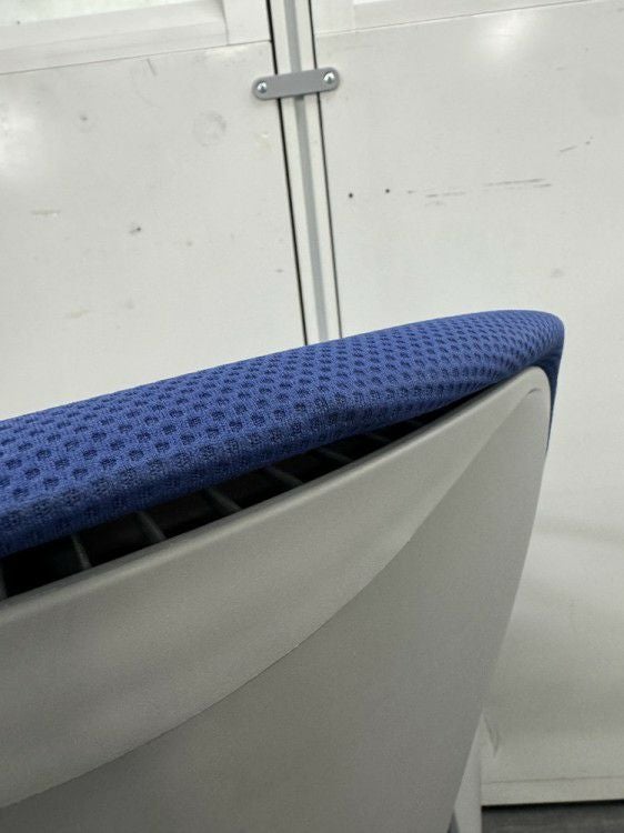 オカムラsulato(スラート)シリーズ 固定肘付スラートチェア 商品画像12