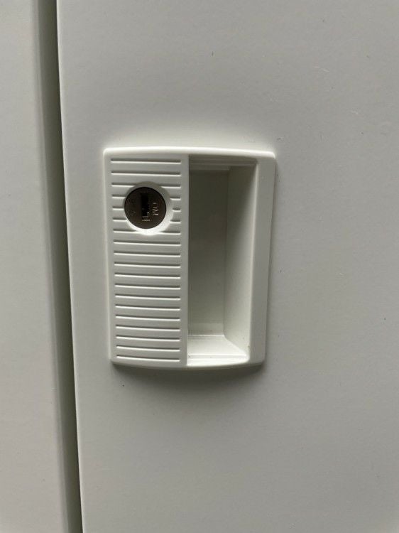 オカムラFZタイプシリーズ 3人用ロッカー 商品画像7