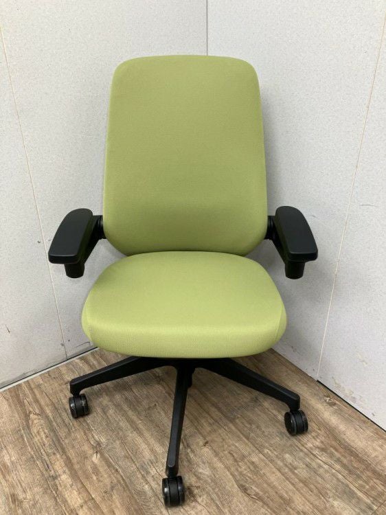 イトーキノート(nort)チェア 可動肘付ノートチェア 商品画像3