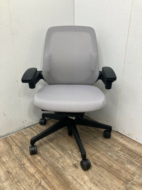 イトーキノート(nort)チェア 可動肘付ノートチェア 商品画像2