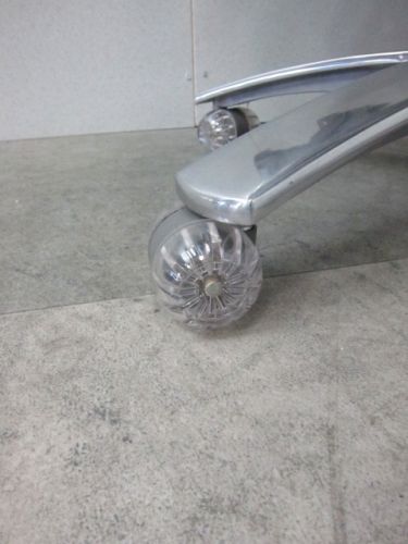 Knoll（ノール）可動肘付きライフチェア 商品画像9