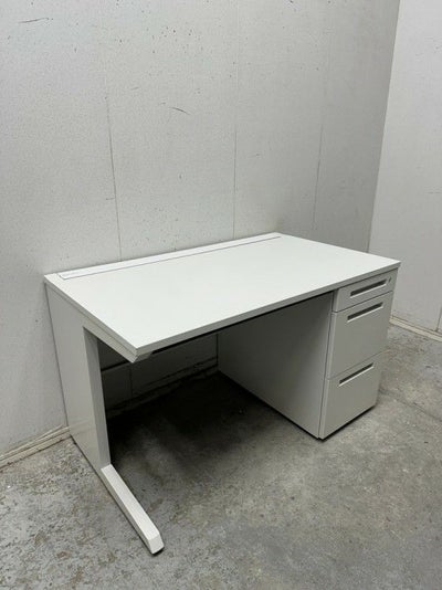 イトーキCZRシリーズ 1200片袖デスク 商品画像1