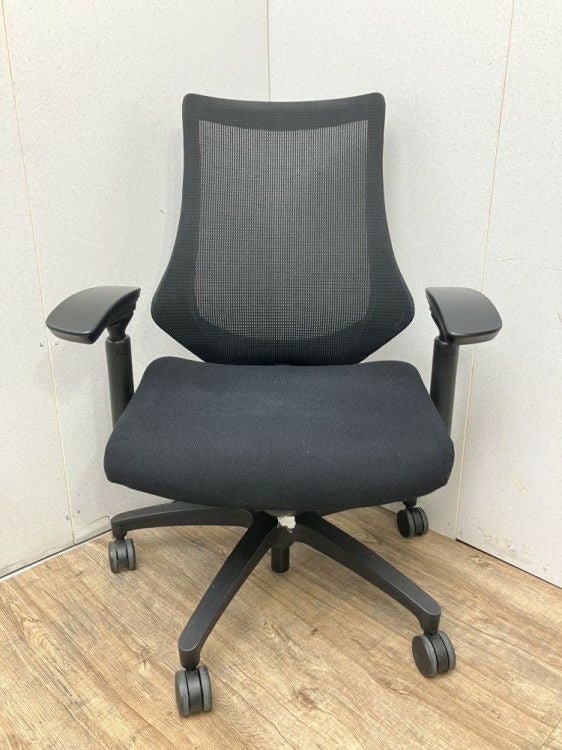 イトーキf(エフチェア)シリーズ 可動肘付エフチェア 商品画像2