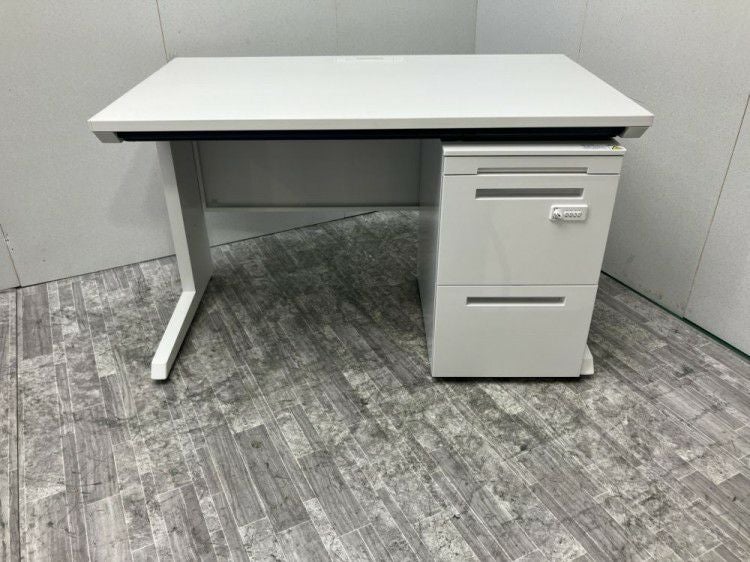 イトーキCZRシリーズ 1200平デスク+ワゴンセット 商品画像1