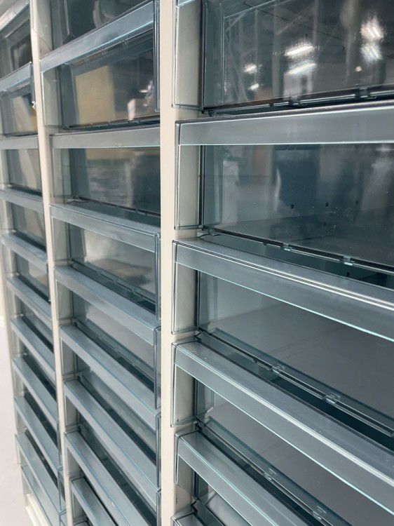 コクヨEDIA(エディア)シリーズ ガラス両開きクリアケース上下書庫 商品画像12