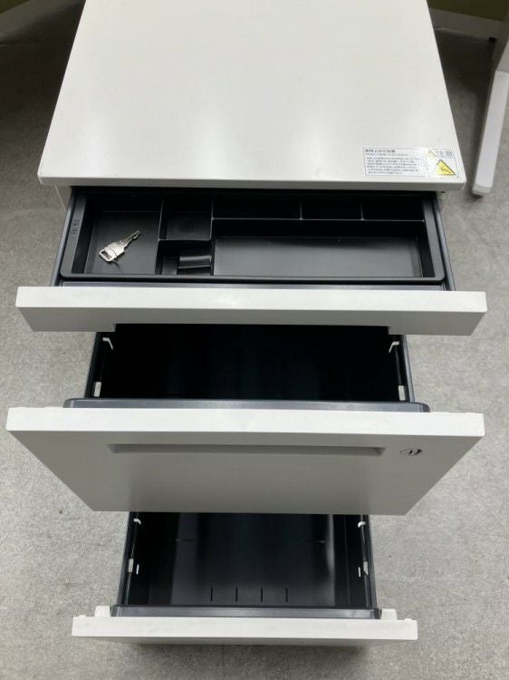 イトーキインステートシリーズ 3人用ブーメランデスク+ワゴンセット 商品画像10