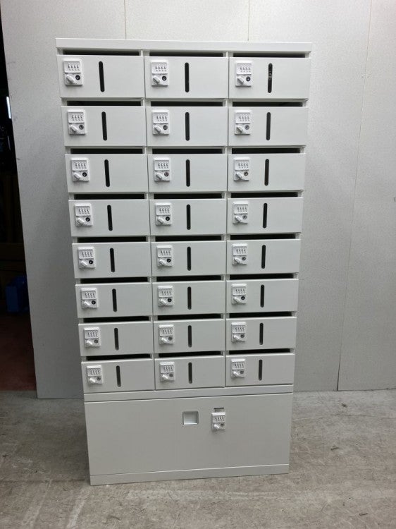 オカムラレクトラインシリーズ ラテラル付き24人用貴重品ロッカー 商品画像1