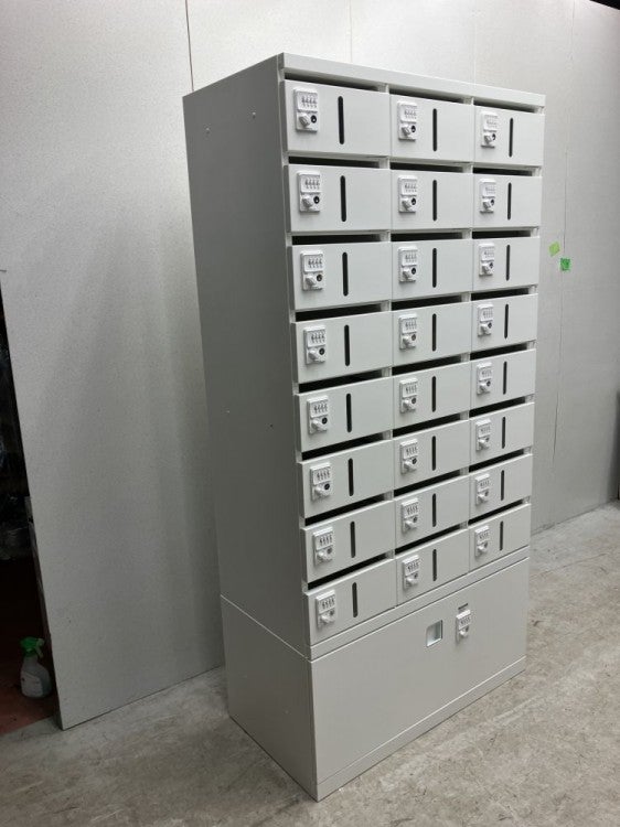オカムラレクトラインシリーズ ラテラル付き24人用貴重品ロッカー 商品画像2