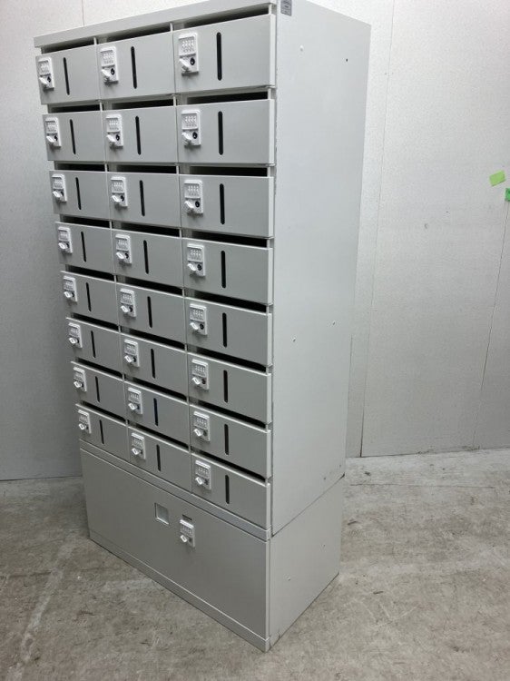 オカムラレクトラインシリーズ ラテラル付き24人用貴重品ロッカー 商品画像3