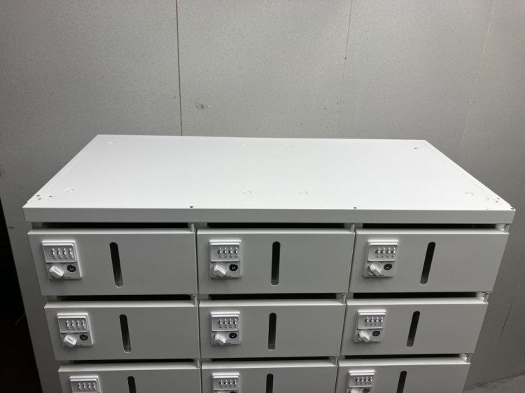 オカムラレクトラインシリーズ ラテラル付き24人用貴重品ロッカー 商品画像7
