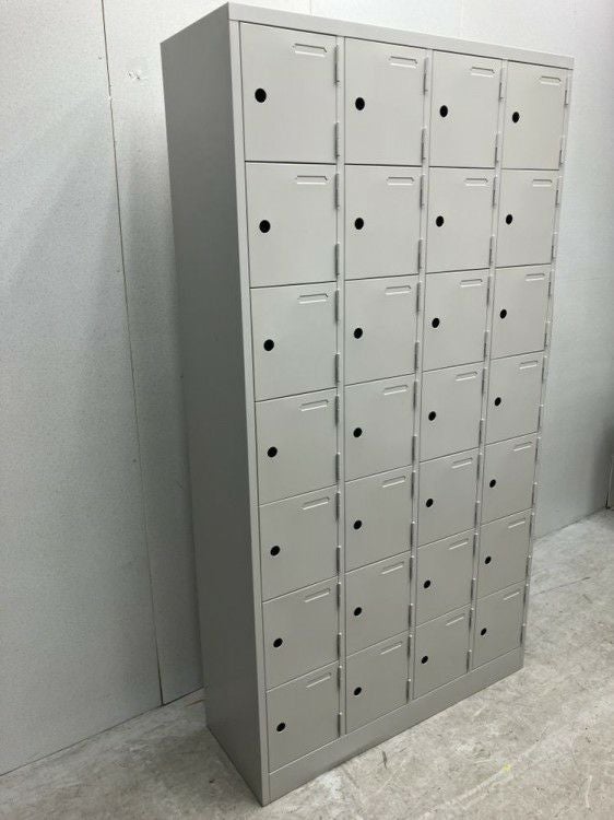 イトーキ28人用扉付きシューズロッカー 商品画像2