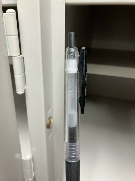 イトーキ28人用扉付きシューズロッカー 商品画像10